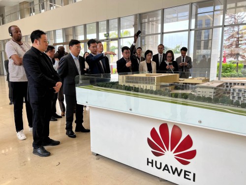  Visit to Huawei’s technology park in Angola