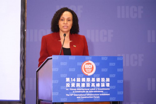 葡语国家使团长玛丽亚•古斯塔瓦大使致辞