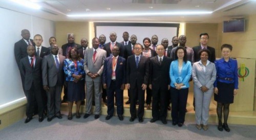 安哥拉中國經濟發展經驗研討班官員訪問澳門