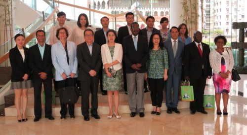 Delegação do Secretariado Permanente visita Exposição das Obras dos Calígrafos e Pintores Famosos da Escola Zhejiang – Edição Macau