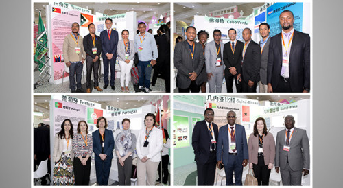 Visita dos participantes no Colóquio de Capacitação das Pequenas e Médias Empresas dos Países de Língua Portuguesa ao Pavilhão dos Países de Língua Portuguesa