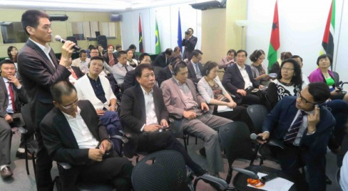 Guests tour through the ‘Portuguese-speaking Countries’ Food Products Exhibition Centre’