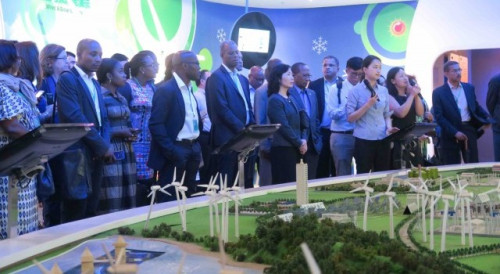 Visita de prospecção à Zona de Desenvolvimento Económico e Tecnológico de Jiangning