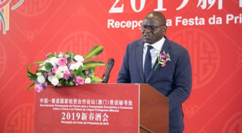 Mr Malam Sambú, senior member of the Portuguese-speaking Countries’ Diplomatic Corps in China as well as Ambassador to Beijing of Guinea-Bissau, delivers a speech