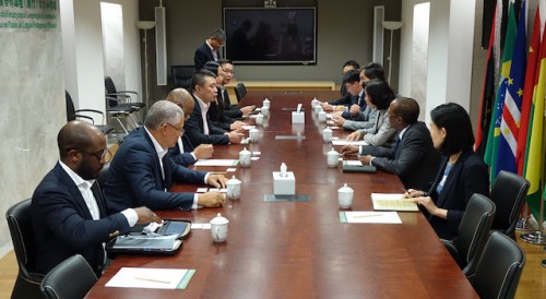 Forum Macao’s Secretary-General Ms Xu Yingzhen meets with representatives from Angolan National Diamond Trading Co, Macao Diamond and Gem Exchange