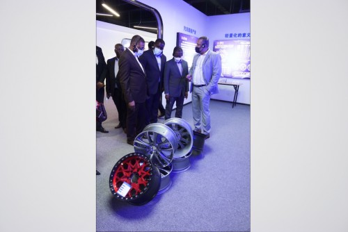 Visita à Empresa de Consultoria da Gestão Empresarial Qingdao Shaohaihui