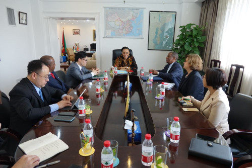 Visita a Embaixada de Moçambique na China