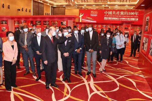 Permanent Secretariat of Forum Macao visits ‘100 Years of the Communist Party of China’ photo exhibition