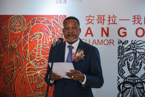 Consul-General of Angola in the Macao SAR, Mr Eduardo Velasco Galiano, delivers a speech