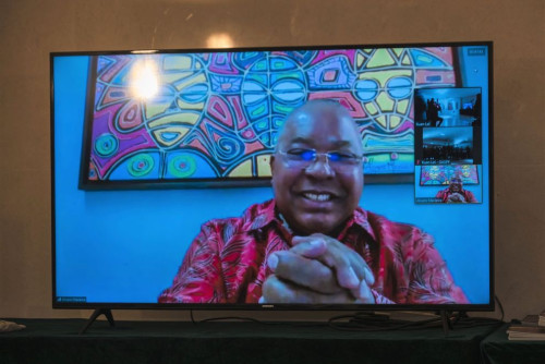 Artist Mr Álvaro Macieira gives a brief presentation on his exhibition, via videoconference