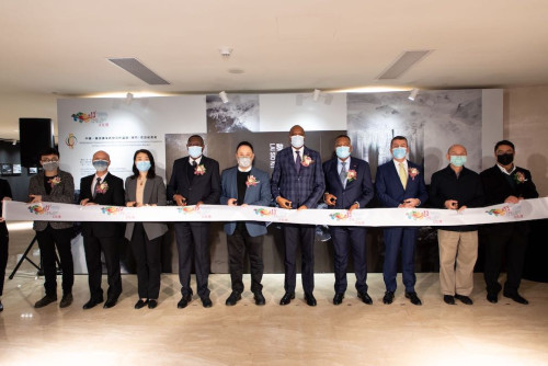 Os convidados de honra presidiram a cerimónia de inauguração