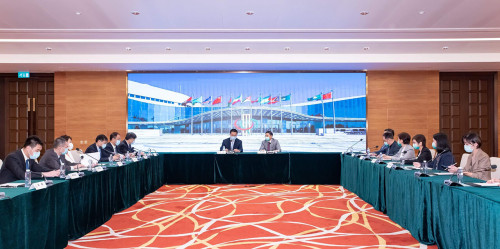 The delegation led by Vice Governor Lu Shan visits the Permanent Secretariat of Forum Macao