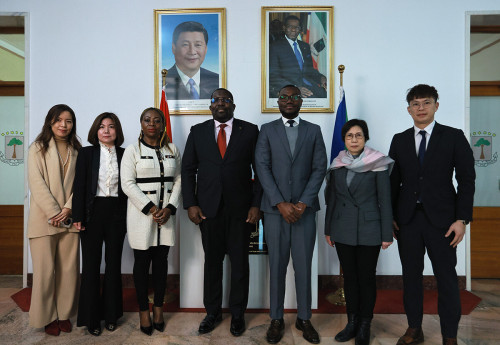 Visita à Embaixada da Guiné Equatorial na China