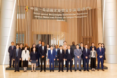 The Macau Association of Banks visited the Permanent Secretariat of Forum Macao