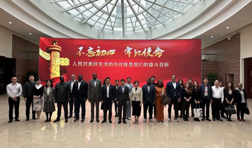 Permanent Secretariat of Forum Macao took part in the 133rd Canton Fair and paid visits to the Greater Bay Area