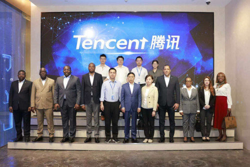  A delegação visitou o Tencent Research Institute
