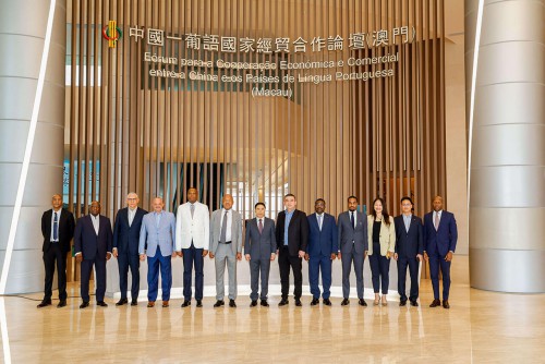 The Angolan Diamond Industry Delegation pays a visit to the Permanent Secretariat of Forum Macao