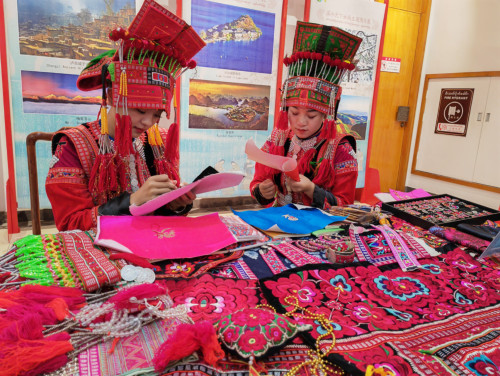 Feira de Artesanato da 15.ª Semana Cultural da China e dos Países de Língua Portuguesa