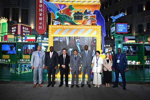 常设秘书处和“福建‧厦门澳门周”巡馆领导合影