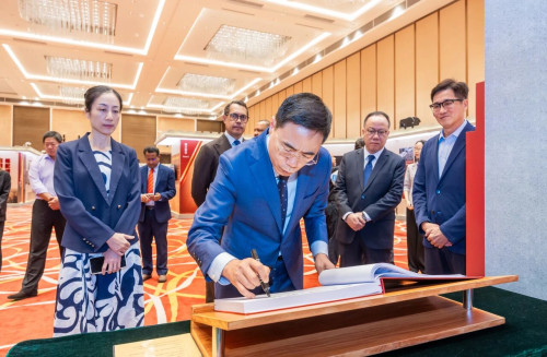 中葡论坛常设秘书处 季先峥秘书长题词