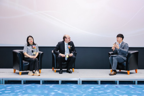 Author of Inspiring Greater Bay Area China, Sinologist David Gosset, and documentary Director Tang Lina, engaging and exchanging with the on-site audience