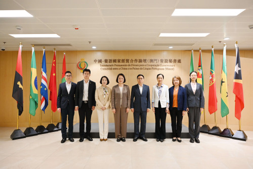 Foto de grupo das duas partes