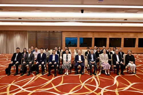 第43次港澳工作部門考察團到訪中葡論壇常設秘書處