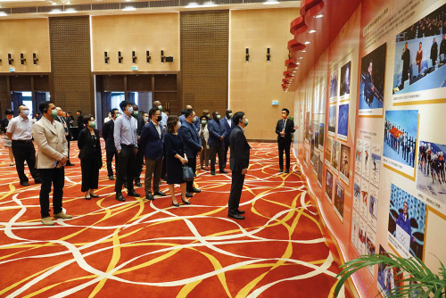 Secretariado Permanente do Fórum de Macau visita exposição sobre Educação da Segurança Nacional
