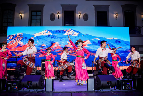 Música, artesanato e iguarias