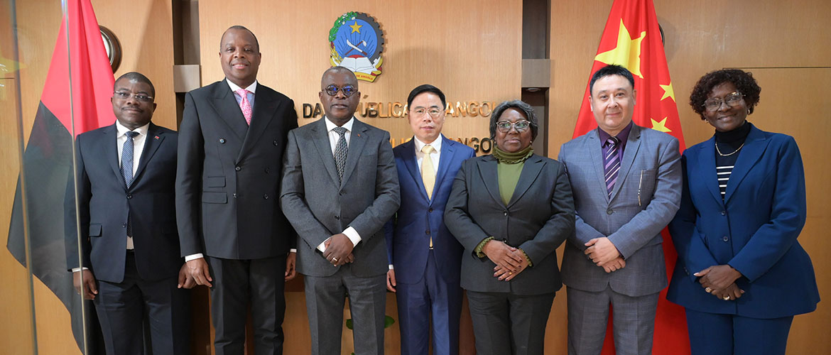Secretariado Permanente do Fórum de Macau efectuou uma visita às Embaixadas dos Países de Língua Portuguesa acreditadas na China