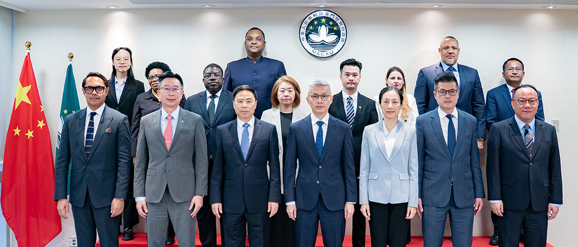 Permanent Secretariat of Forum Macao Pays Courtesy Visit to the Secretary for Economy and Finance of the Macao SAR Government
