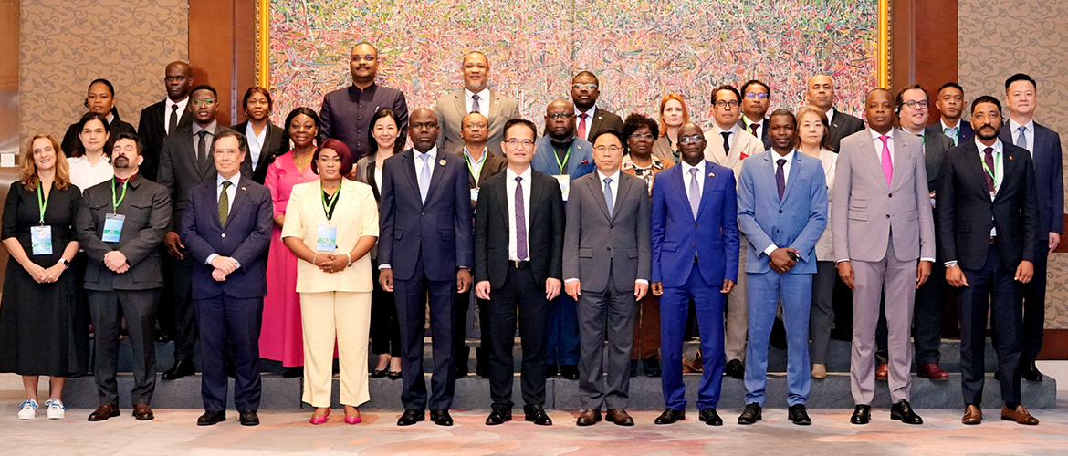 Exchange Visit of the Delegation of the 21st Ordinary Meeting of the Permanent Secretariat of Forum Macao to Shenzhen